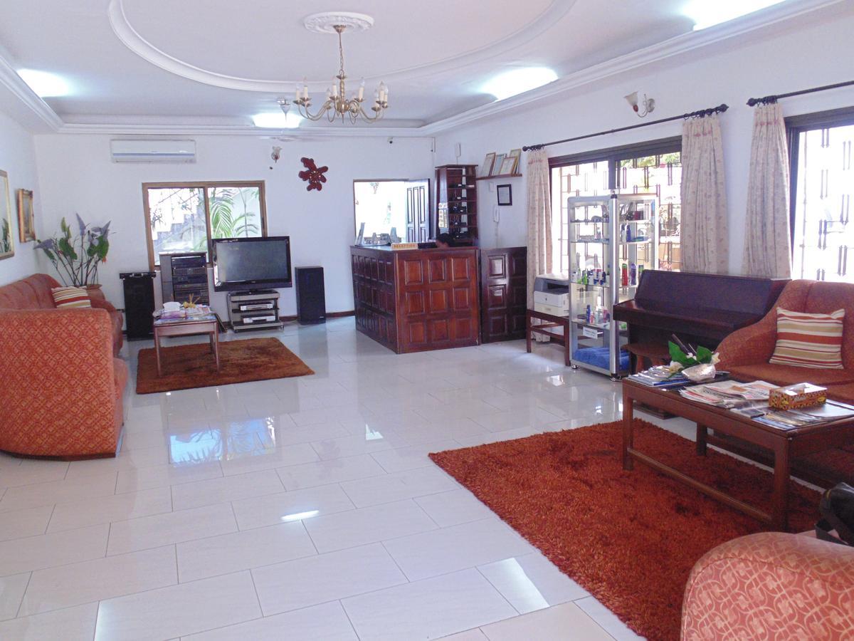Lavender Lodge Hotel อักกรา ภายนอก รูปภาพ