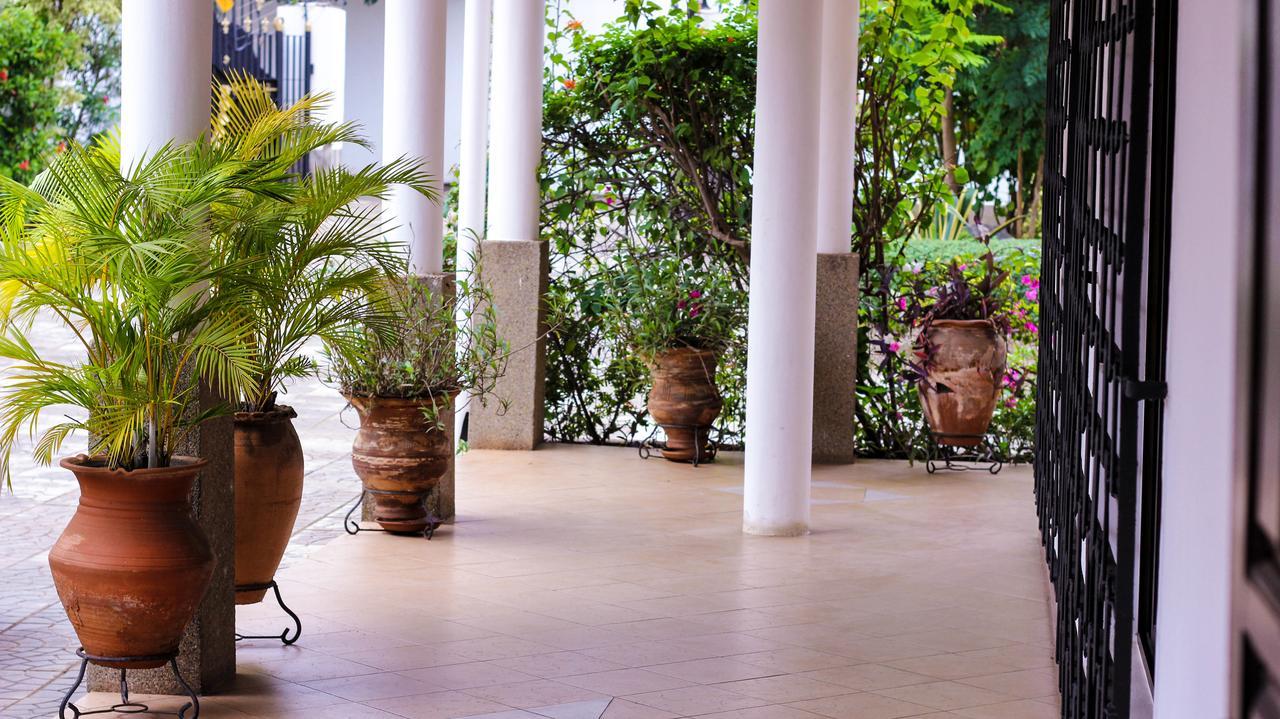 Lavender Lodge Hotel อักกรา ภายนอก รูปภาพ