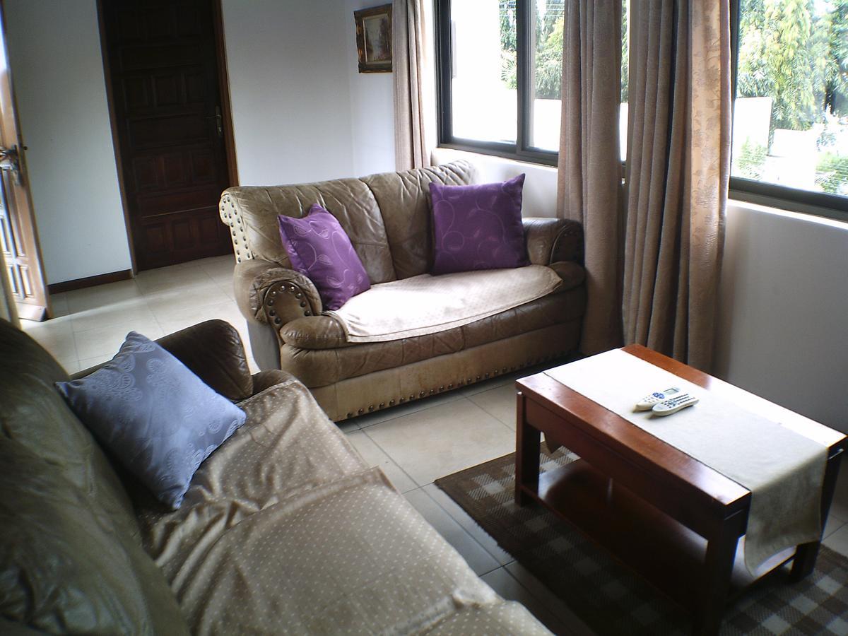 Lavender Lodge Hotel อักกรา ภายนอก รูปภาพ